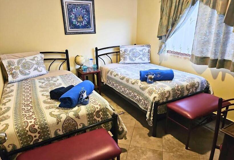 Дом 3 Спальни, Tosa Blue Mountain, Retreat & Spa