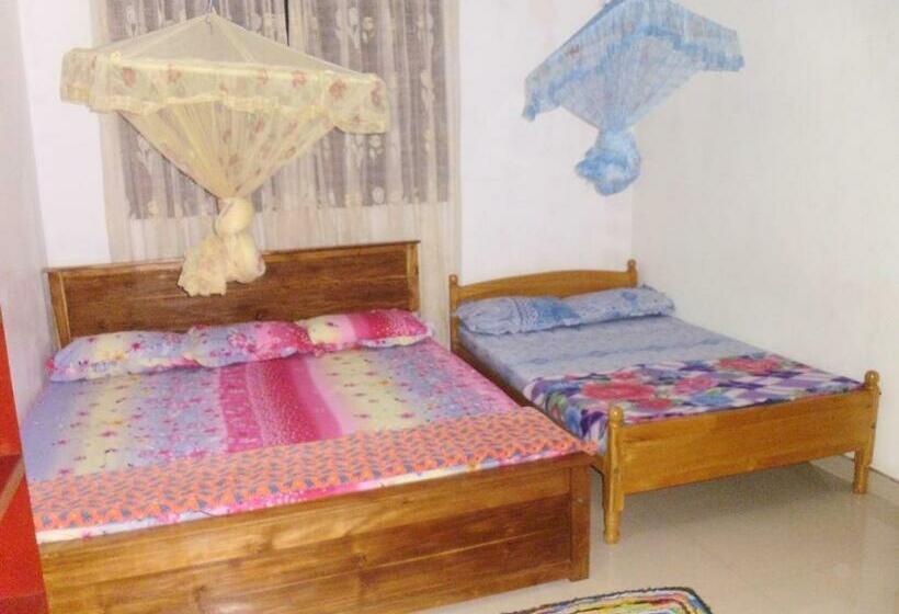 Номер Стандарт Трехместный, Indusara Villa Bentota