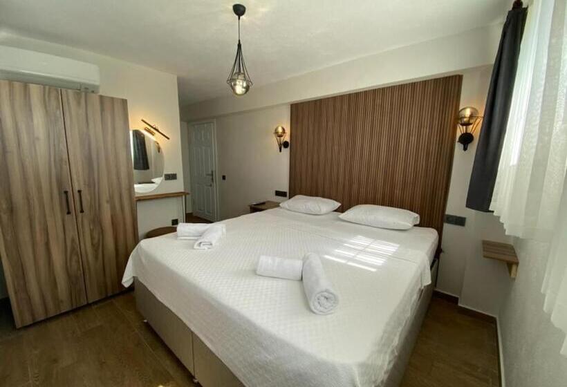سوییت خانوادگی, Tinos Otel & Bağ Evi 12 Yaş üstü