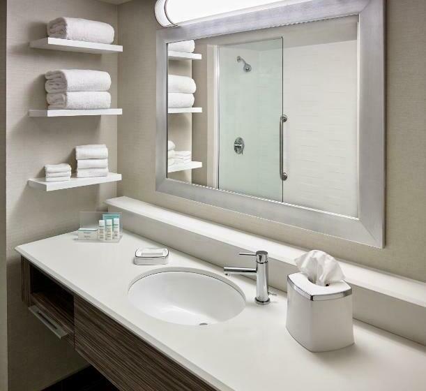 带大床的标准间, Hampton Inn By Hilton Sarnia/point Edward