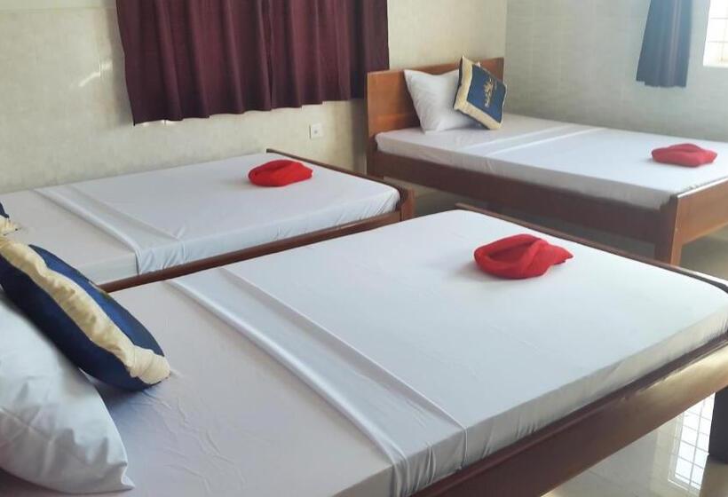 スタンダードトリプルルーム, Siem Reap Pub Hostel