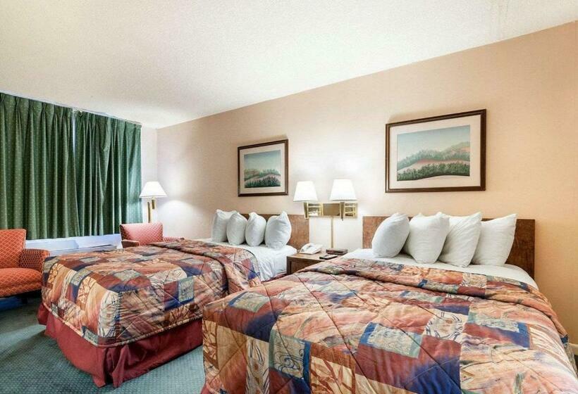 带2个双人床的标准工作室, Rodeway Inn