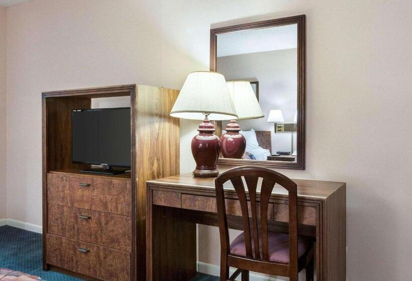 带大床的标准间, Rodeway Inn