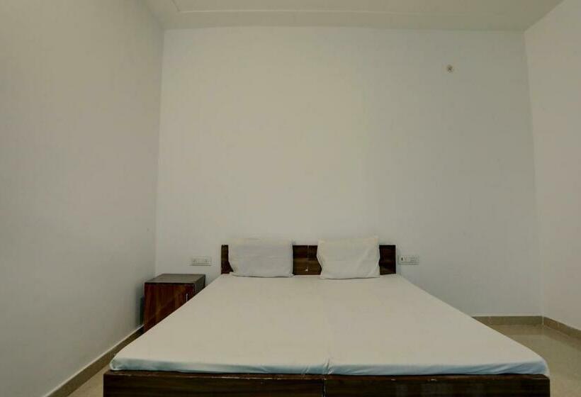 Трехместный Номер Классика, Oyo 81376 Hotel Sleep In