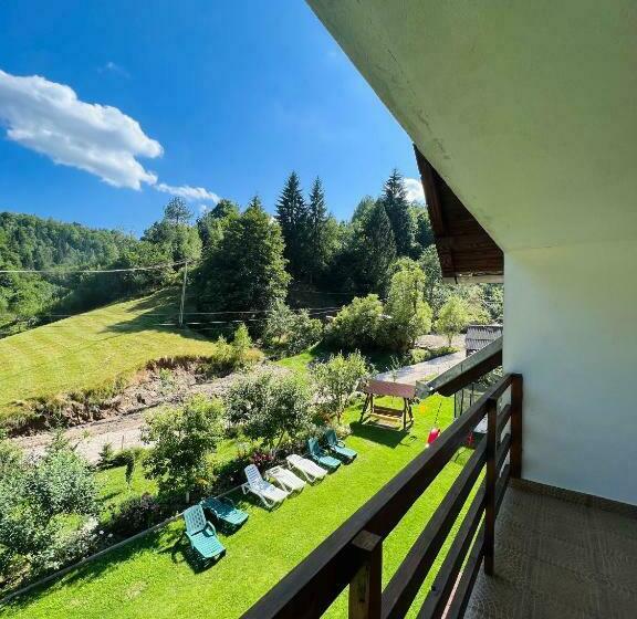 Семейный Номер, Casa Anca și Nicușor