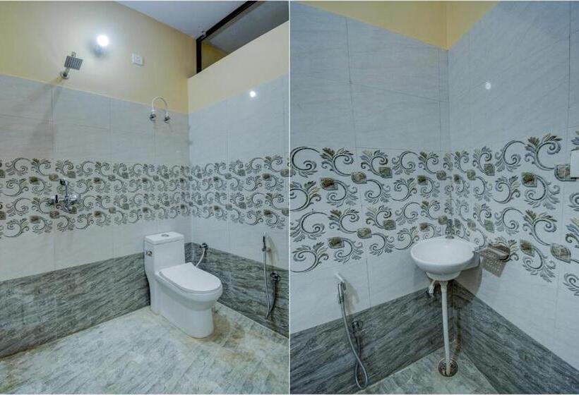 اتاق کلاسیک سه تخته, Oyo Flagship Hotel Mohi Palace
