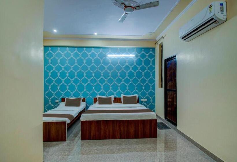 اتاق کلاسیک سه تخته, Oyo Flagship Hotel Mohi Palace