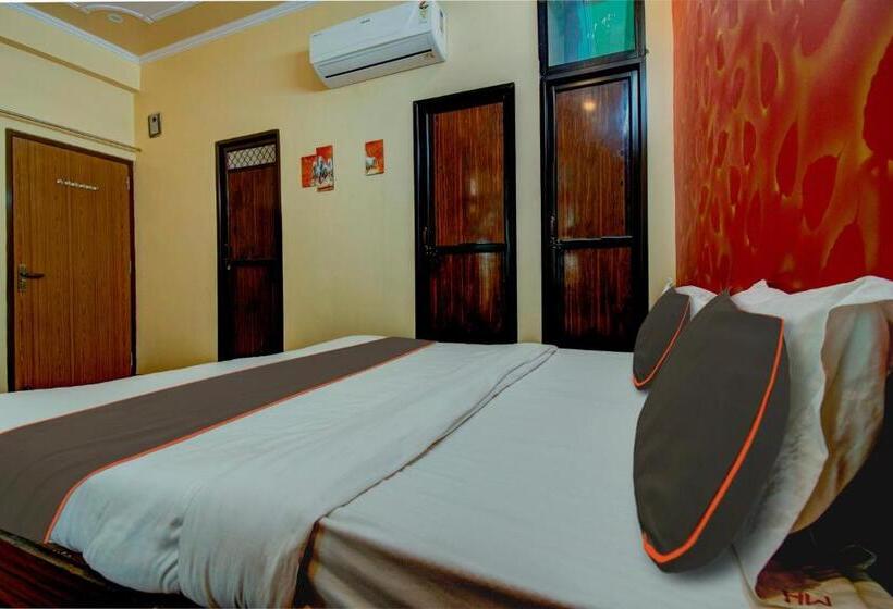 اتاق کلاسیک سه تخته, Oyo Flagship Hotel Mohi Palace