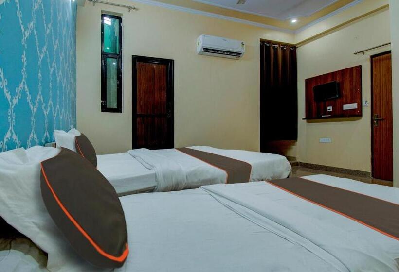 اتاق کلاسیک سه تخته, Oyo Flagship Hotel Mohi Palace