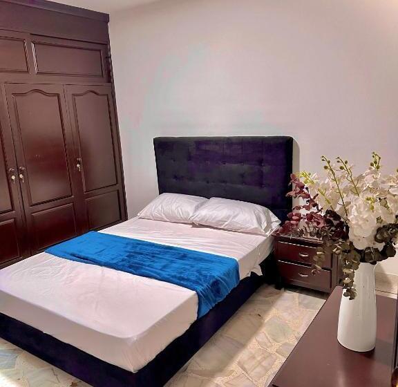 اتاق استاندارد با چشم‌انداز استخر, The View Hostel & Lounge