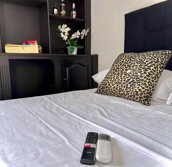 اتاق استاندارد با سرویس بهداشتی مشترک, The View Hostel & Lounge