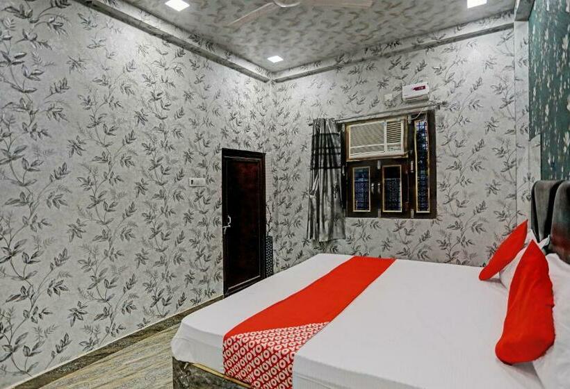 Трехместный Номер Классика, Oyo Flagship Hotel New Jagrani Palace