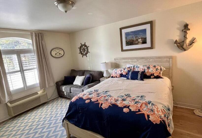 Номер Deluxe, Beautiful Beginnings At Bayside