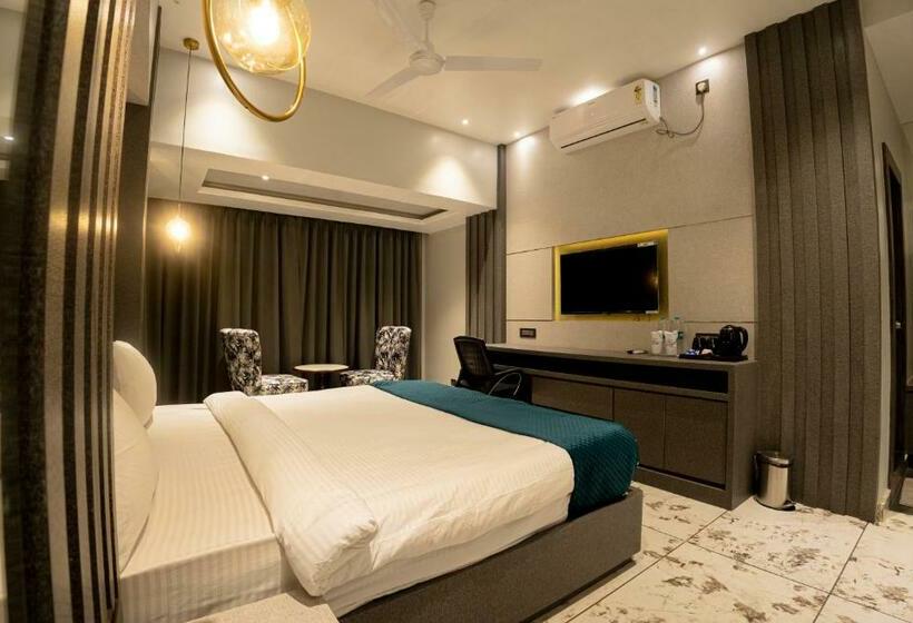 Номер Deluxe, The Dibrugarh Resort