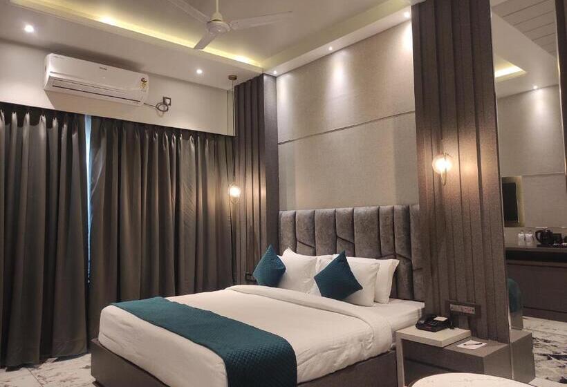 Номер Deluxe, The Dibrugarh Resort