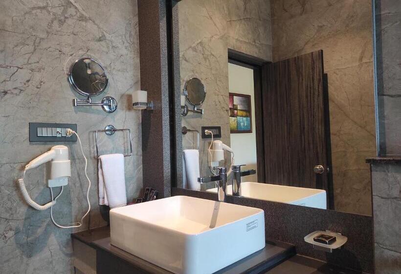Номер Deluxe, The Dibrugarh Resort