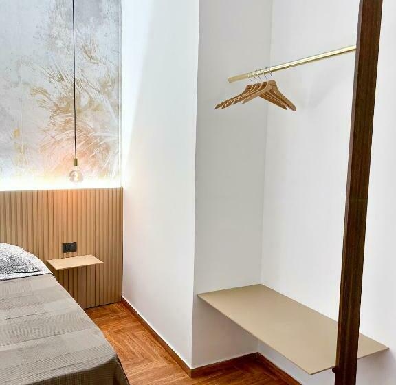 اتاق لوکس با چشمانداز دریا, The Apartment Agrigento