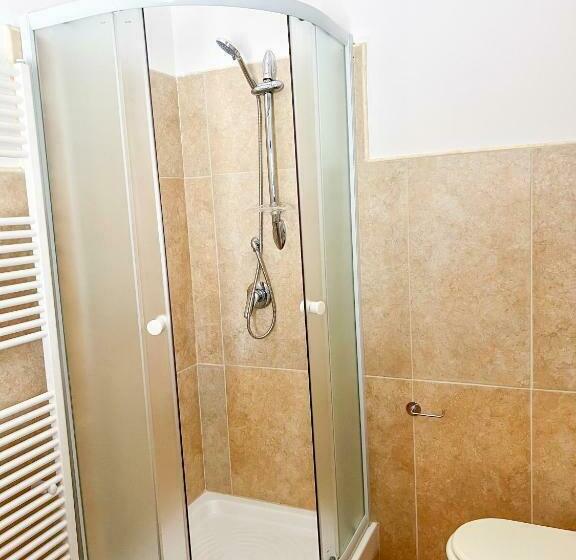 اتاق لوکس با چشم‌انداز دریا, The Apartment Agrigento