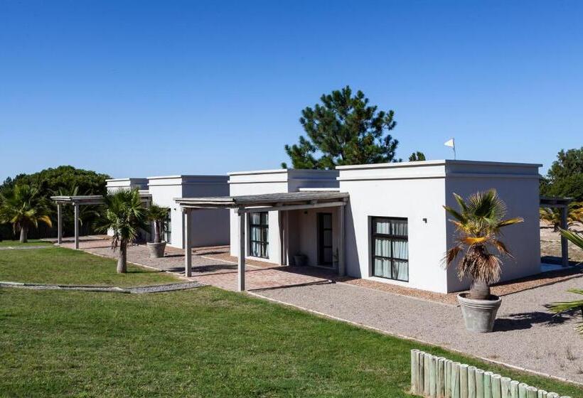 بانگلوی استاندارد, Casa Chic Carmelo  Club De Campo