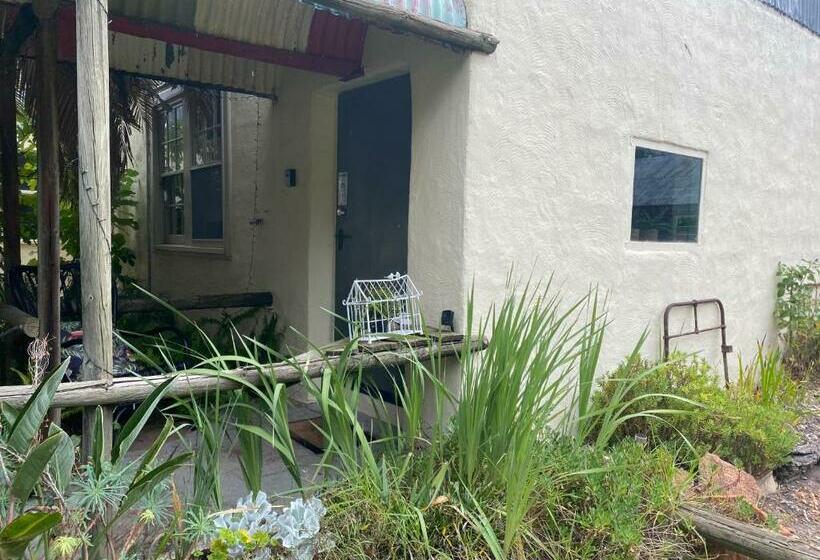 패밀리 룸, The Old Butter Factory At Springhurst Estate