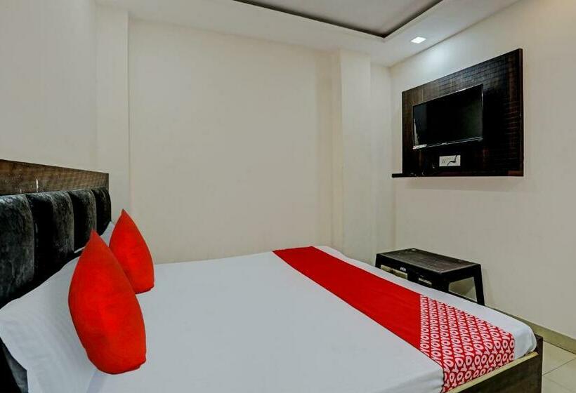 Трехместный Номер Классика, Oyo Flagship 81525b Hotel Avenue
