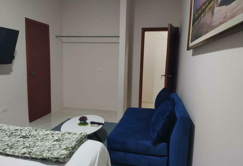 اتاق استاندارد, Habitación Ejecutiva Manta 2000