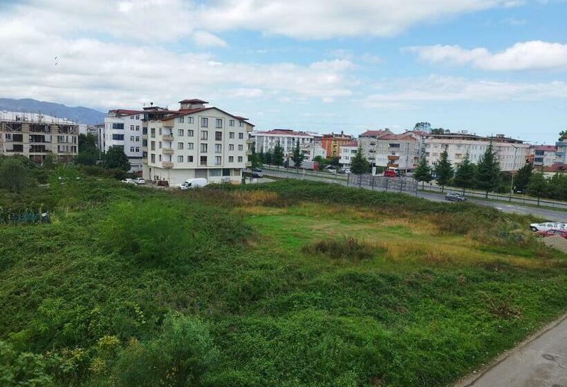 آپارتمان 3 خوابه, Pusula Motel