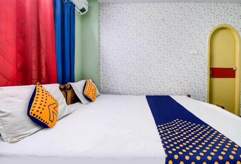 Трехместный Номер Классика, Spot On 81434 Hotel Omkar Vista