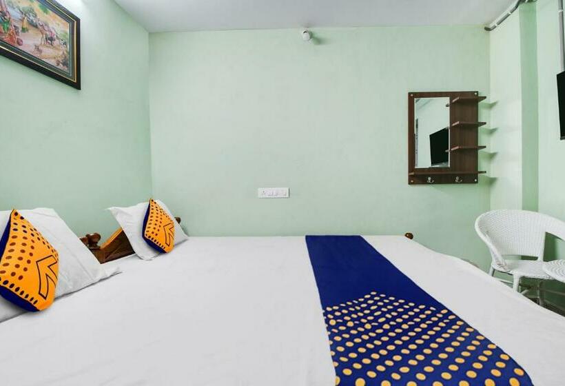 Трехместный Номер Классика, Spot On 81434 Hotel Omkar Vista