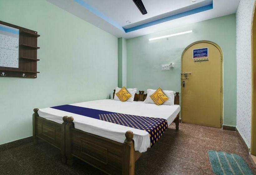 Трехместный Номер Классика, Spot On 81434 Hotel Omkar Vista
