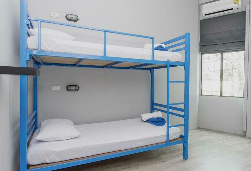 اتاق استاندارد با سرویس بهداشتی مشترک, Loftel Station Hostel