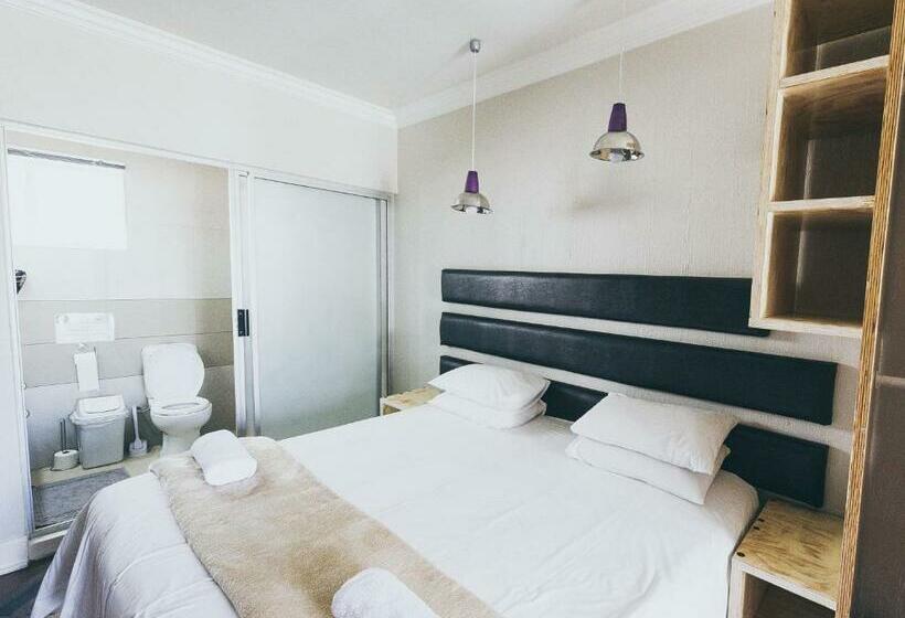 Номер Стандарт, B And B Sandton