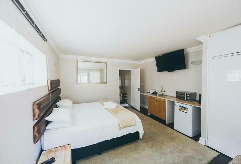 Номер Стандарт, B And B Sandton