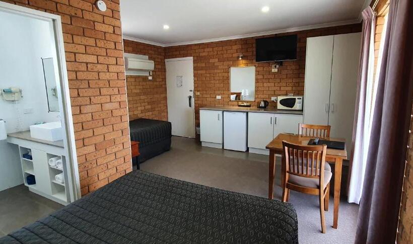 Семейный Номер, Centrepoint Motel Deniliquin