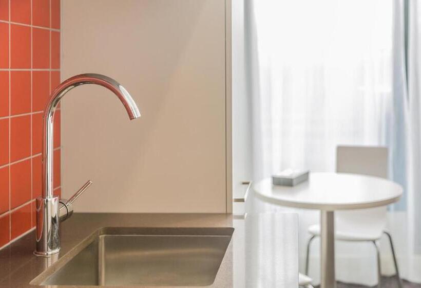 Студия Стандарт Interior, City Edge Box Hill Apartment