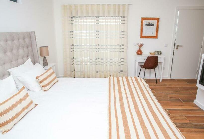 Люкс с Балконом, Pata Da Gaivota Boutique House