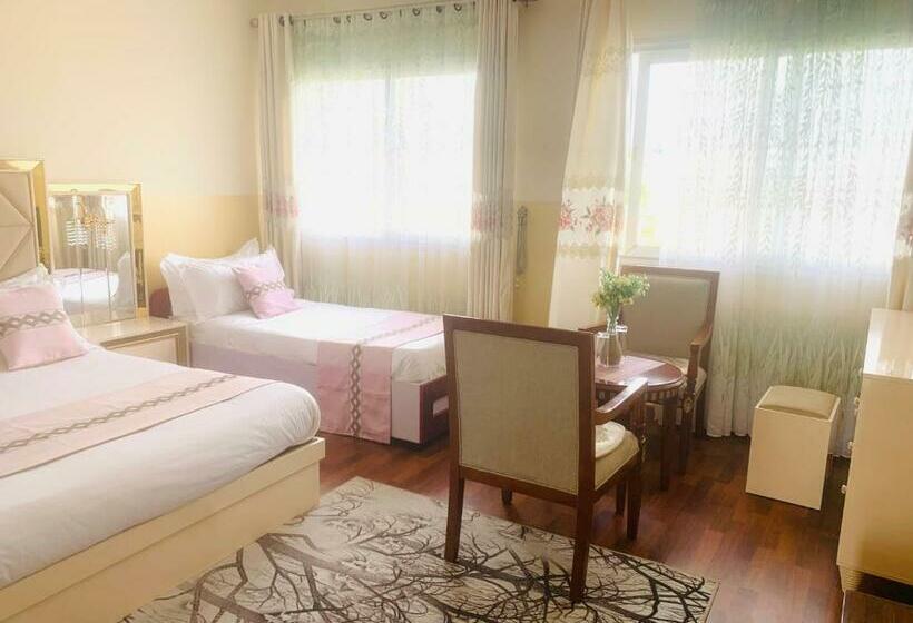 سوییت با چشم‌انداز باغ, Hôtel Sky Blue Mada