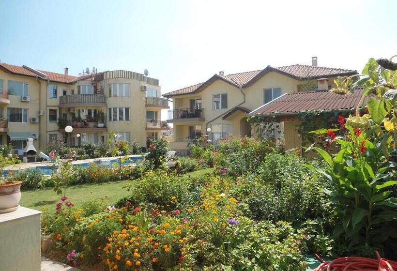 آپارتمان 1 خوابه, Family Hotel Radka