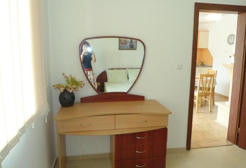 آپارتمان 2 خوابه, Family Hotel Radka