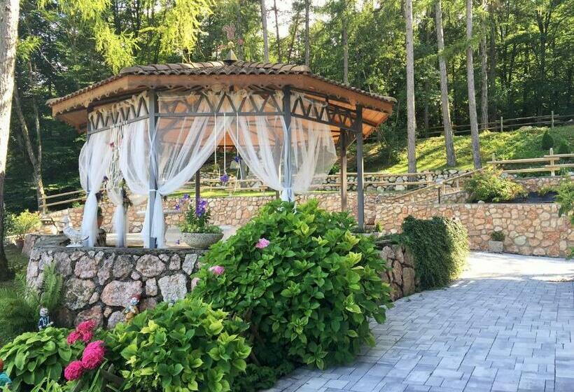 Номер Стандарт Вид на Сад, Ristorante Scoiattolo