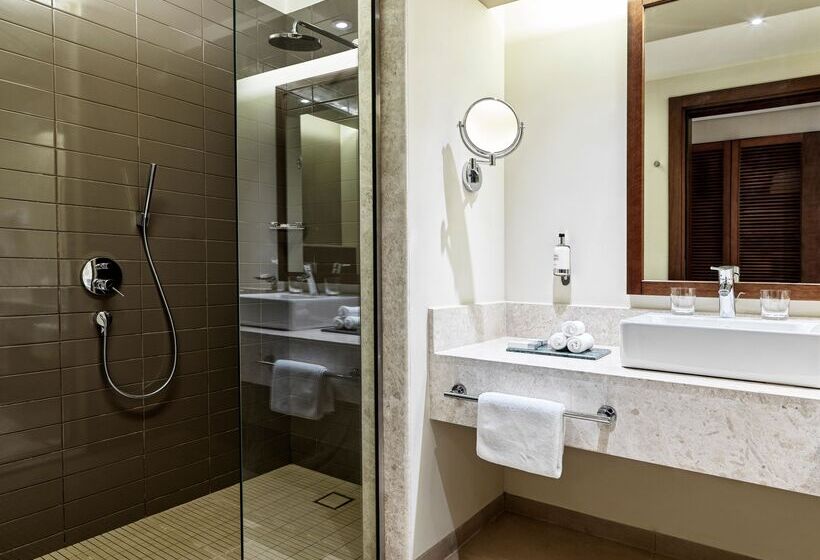 اتاق لوکس با چشم‌انداز دریاچه, Fanar Hotel & Residences