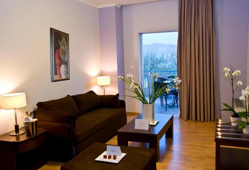 带海景的复工套房, Flisvos Hotel Nafpaktos