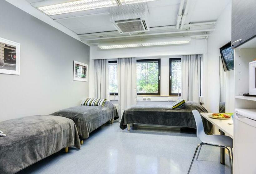 스탠다드 트리픔 룸 공동욕실, Forenom Hostel Vantaa Aviapolis