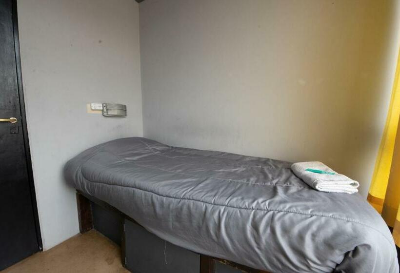 스탠다드 룸 공동 욕실, Moving Hostel Travel Bar