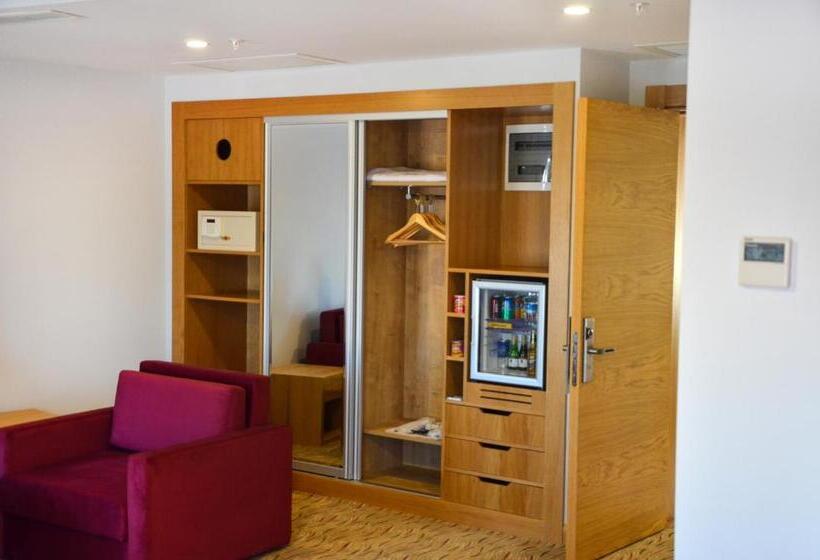 패밀리 룸, Bacacan Otel