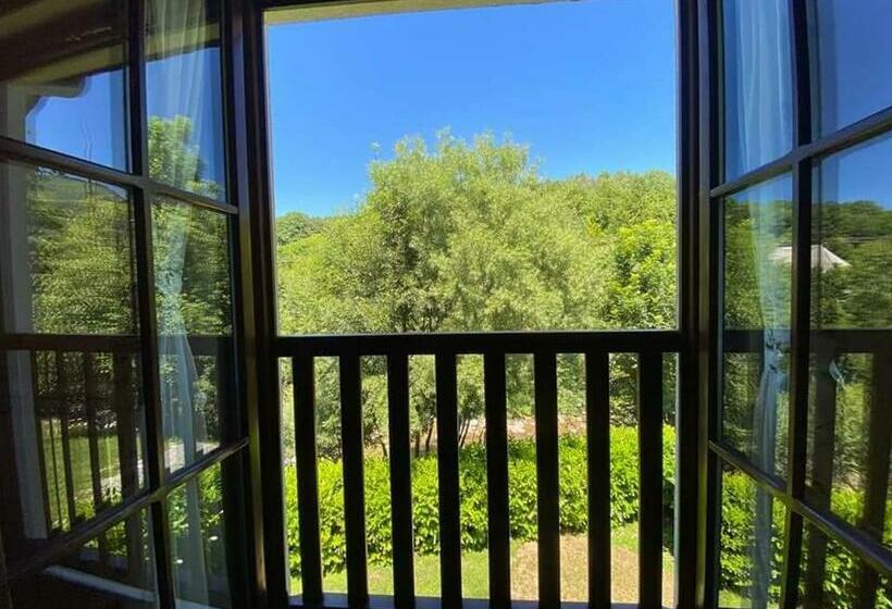 سوییت خانوادگی, Rooms And Apartmants Mirovic