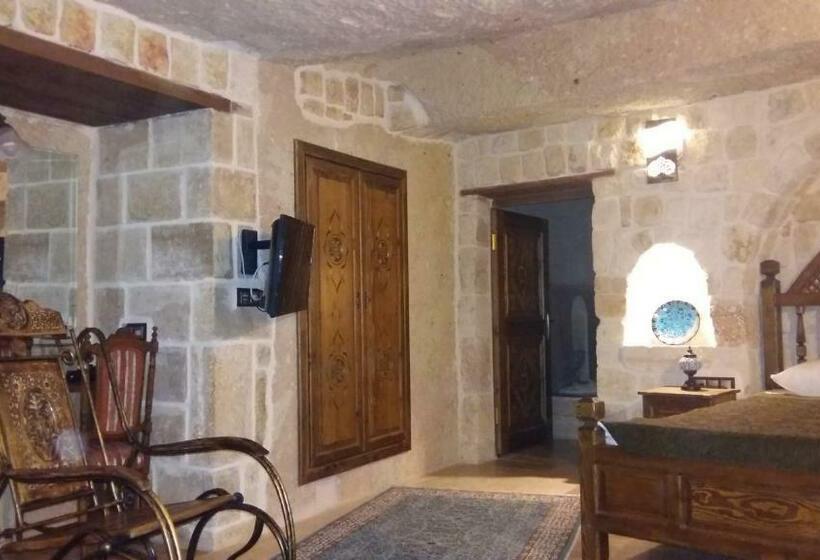 Полулюкс, Oread Cave Suites