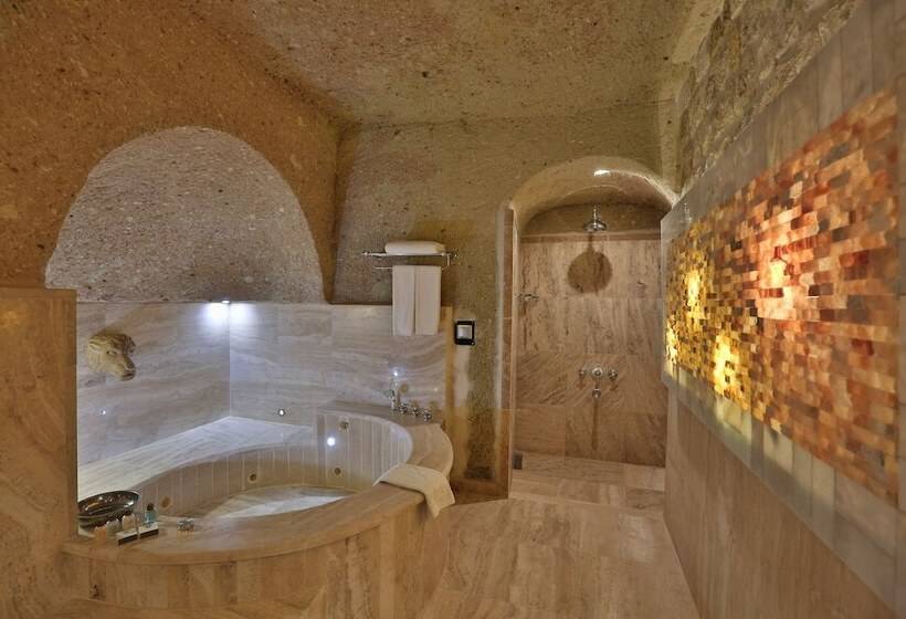 Полулюкс, Oread Cave Suites