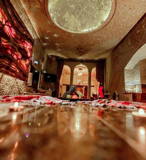 Люкс Deluxe Кровать Кинг, Oread Cave Suites