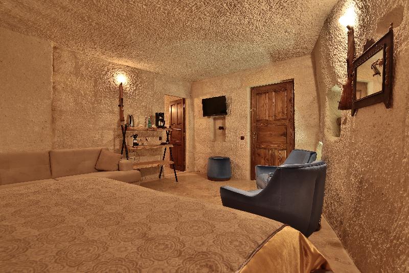 스위트, The Owl Cave
